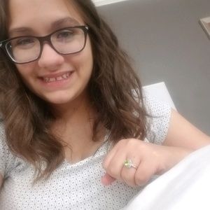 Meet your Posher, Elisa